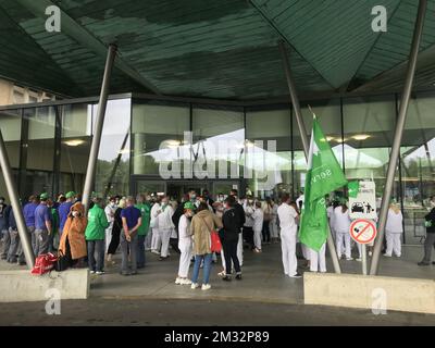 Abbildung zeigt eine Protestaktion von Mitgliedern des Gesundheitswesens, organisiert von der CGSP-Gewerkschaft, im Krankenhaus Citadelle de Liege, am Donnerstag, den 04. Juni 2020 in Lüttich. BELGA FOTO LAURA SALAMON Stockfoto