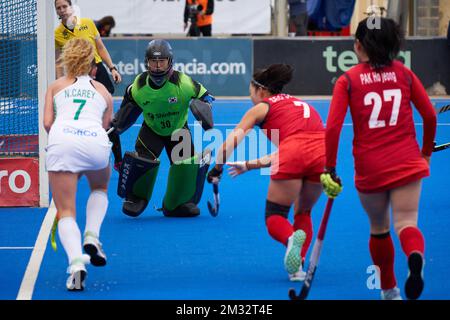 Valencia, Spanien. 14.. Dezember 2022. Jinmin Lee aus Korea #30 in Aktion während des FIH Hockey Women's Nations Cup Spanien 2022 auf dem Poliesportiu Municipal Verge del Carme.(Endergebnisse; Irland 2:2 Korea ) Kredit: SOPA Images Limited/Alamy Live News Stockfoto