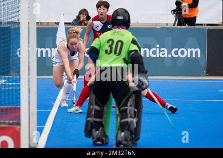 Valencia, Spanien. 14.. Dezember 2022. Michelle Carey aus Irland #5 in Aktion während des FIH Hockey Women's Nations Cup Spanien 2022 auf dem Poliesportiu Municipal Verge del Carme.(Endergebnisse; Irland 2:2 Korea ) Kredit: SOPA Images Limited/Alamy Live News Stockfoto