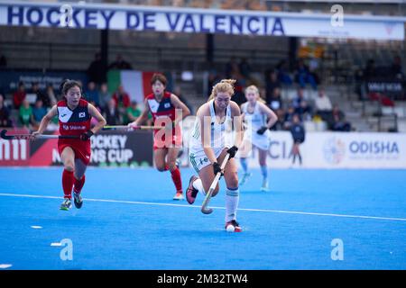 Valencia, Spanien. 14.. Dezember 2022. Charlotte Beggs of Ireland #16 in Aktion während des FIH Hockey Women's Nations Cup Spanien 2022 bei Poliesportiu Municipal Verge del Carme.(Endergebnisse; Irland 2:2 Korea ) Kredit: SOPA Images Limited/Alamy Live News Stockfoto