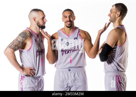 Stephane Moris, Ryan Richards und Viktor Iljins posieren bei einem Fotoshooting der belgischen Basketballmannschaft Phoenix Brussels vor der EuroMillions League 2020-2021 am Freitag, den 09. Oktober 2020 in Brüssel. BELGA FOTO JASPER JACOBS Stockfoto