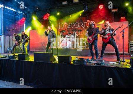 Abbildung zeigt ein Konzert von Depart XXL auf dem koronaproof Event Square in Kortrijk, Samstag, den 10. Oktober 2020. BELGA FOTO KURT DESPLENTER Stockfoto