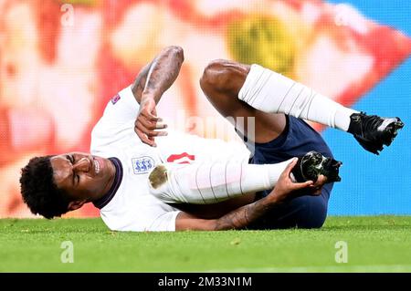 Englands Marcus Rashford wird beim UEFA Nations League Group 2, League A-Spiel im Wembley Stadium, London, verletzt. Verwendung unterliegt FA-Einschränkungen. Nur redaktionelle Verwendung. Kommerzielle Verwendung nur mit vorheriger schriftlicher Zustimmung des FA. Keine Bearbeitung außer Zuschneiden. NUR BELGIEN Stockfoto