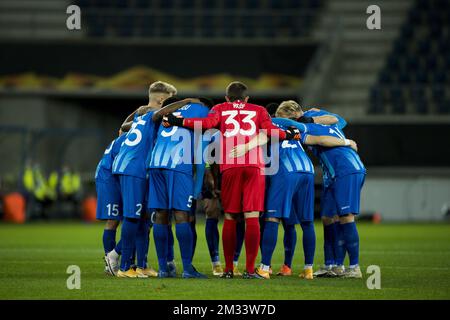 Gents Spieler wurden zu Beginn eines Fußballspiels zwischen dem belgischen Verein KAA Gent und der deutschen Mannschaft TSG 1899 Hoffenheim am Donnerstag, den 29. Oktober 2020 in Gent, am 2. Tag der Gruppenphase (Gruppe L) des UEFA Europa League-Wettbewerbs, abgebildet. BELGA FOTO JASPER JACOBS Stockfoto