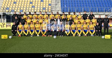 Die Spieler von Waasland-Beveren posieren für den Fotografen, das zweite 2020-2021-Fotoshooting des belgischen Fußballvereins Waasland-Beveren, Mittwoch, den 25. November 2020 in Beveren. BELGA FOTO DIRK WAEM Stockfoto