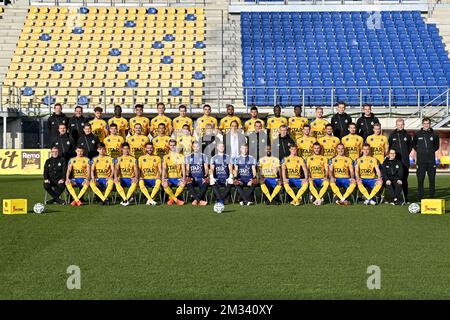 Die Spieler von Waasland-Beveren posieren für den Fotografen, das zweite 2020-2021-Fotoshooting des belgischen Fußballvereins Waasland-Beveren, Mittwoch, den 25. November 2020 in Beveren. BELGA FOTO DIRK WAEM Stockfoto