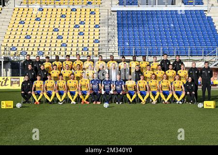 Die Spieler von Waasland-Beveren posieren für den Fotografen, das zweite 2020-2021-Fotoshooting des belgischen Fußballvereins Waasland-Beveren, Mittwoch, den 25. November 2020 in Beveren. BELGA FOTO DIRK WAEM Stockfoto