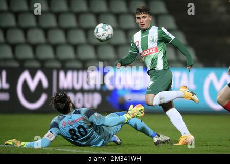 Lommels Manfred Alonso Ugalde Arce erzielt das 2-0. Tor während eines Fußballspiels zwischen Lommel SK und RWDM am Sonntag, den 29 1B. November 2020 in Lommel, am 12. Tag der zweiten Division der „Proximus League“ der belgischen Meisterschaft. BELGA FOTO YORICK JANSENS Stockfoto