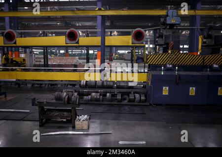 Das Innere ist moderne Ausrüstung in der Fabrik, experimentelle Ausrüstung. Arbeiten Sie mit Metall Stockfoto