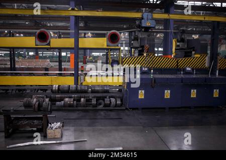 Das Innere ist moderne Ausrüstung in der Fabrik, experimentelle Ausrüstung. Arbeiten Sie mit Metall Stockfoto