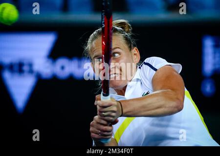 Fiona Ferro (WTA 46) in Aktion während eines Tennisspiels zwischen der polnischen IGA Swiatek und der französischen Fiona Ferro, in der dritten Runde des Frauenwettbewerbs „Australian Open“ Tennis Grand Slam, Freitag, den 12. Februar 2021 in Melbourne Park, Australien. BELGA FOTO PATRICK HAMILTON Stockfoto