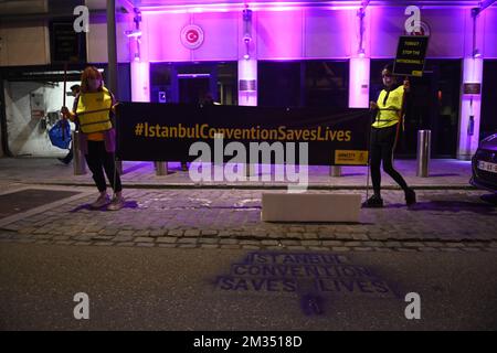 Ein Protest von Amnesty International gegen den Ausstieg der Türkei aus dem Übereinkommen von Istanbul gegen Gewalt gegen Frauen, Montag, den 10. Mai 2021 in Brüssel. BELGA FOTO LAURIE DIEFFEMBACQ Stockfoto