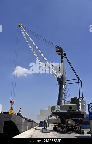 Abbildung zeigt das Firmenwerk der Gosselin Group, Spezialist für Umzug und Logistik, Donnerstag, den 10. Juni 2021, im Hafen von Antwerpen. BELGA FOTO ERIC LALMAND Stockfoto