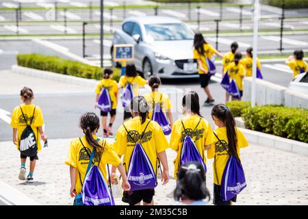 Japanische Schülerinnen wurden während eines Trainings zur Vorbereitung der „Olympischen Spiele 2020 in Tokio“ am Samstag, den 17. Juli 2021 in Mito, Japan, fotografiert. Die Olympischen Sommerspiele finden vom 23. Juli bis zum 8. August 2021 statt. BELGA FOTO ROB WALKERS Stockfoto