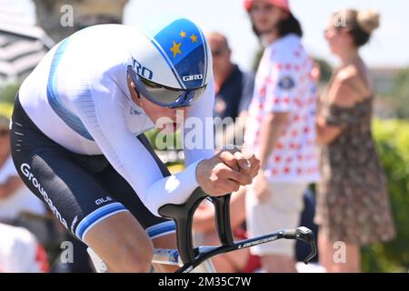 Swiss Stefan Kung von Groupama-FDJ fährt auf der Etappe 19 der 108.. Ausgabe des Radrennens Tour de France, einem 30,8km. Einzelversuch von Libourne nach Saint-Emilion in Frankreich, Samstag, den 17. Juli 2021. Die diesjährige Tour de France findet vom 26. Juni bis zum 18. Juli 2021 statt. BELGA FOTO DAVID STOCKMAN Stockfoto