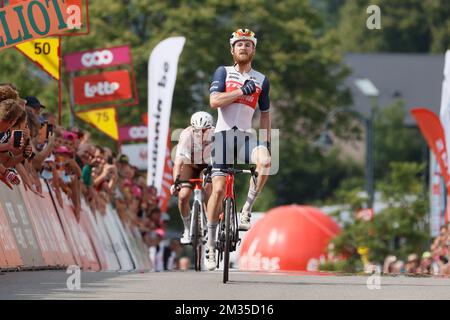 US Quinn Simmons von Trek-Segafredo feiert nach dem Gewinn der dritten Etappe des Radrennen Tour De Wallonie, 179,9km km von Plombieres nach Erezee, am Donnerstag, den 22. Juli 2021. BELGA FOTO BRUNO FAHY Stockfoto
