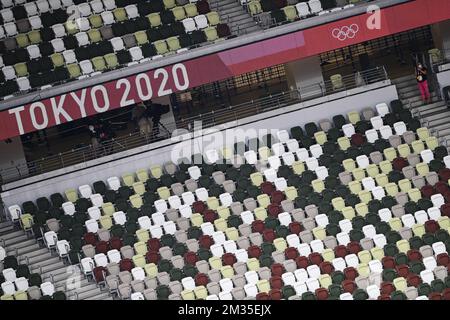 Die Abbildung zeigt ein leeres Stadion während der 5000m am achten Tag der Olympischen Spiele 2020 in Tokio, Japan, am Freitag, den 30. Juli 2021. Die verschoben Olympischen Sommerspiele 2020 finden vom 23. Juli bis zum 8. August 2021 statt. BELGA FOTO JASPER JACOBS Stockfoto