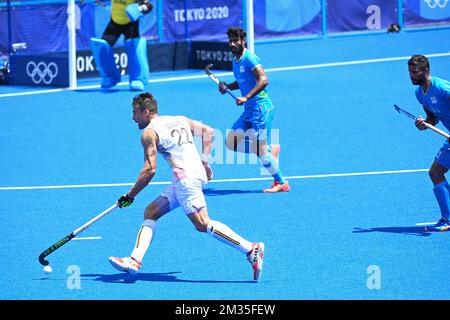 Der belgische Simon Gougnard zeigte sich in Aktion während eines Halbfinalspiels zwischen den belgischen Roten Löwen und Indien, im Herrenhockeyturnier am 12. Tag der „Olympischen Spiele Tokio 2020“ am Dienstag, den 03. August 2021 in Tokio, Japan. Die verschoben Olympischen Sommerspiele 2020 finden vom 23. Juli bis zum 8. August 2021 statt. BELGA FOTO ROB WALKERS Stockfoto