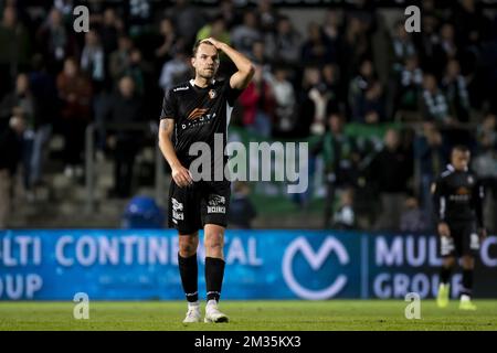 Deinzes Lennart Mertens sieht nach einem Fußballspiel zwischen Lommel SK und KMSK Deinze am Sonntag, den 29. August 2021 in Lommel, am 3. Tag der zweiten Liga der "1B Pro League" der belgischen Fußballmeisterschaft, deprimiert aus. BELGA FOTO KRISTOF VAN ACCOM Stockfoto