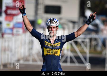 Der belgische Daan Soete feiert, dass er die Ziellinie überquert und beim Trek CX Cup Cyclocross am Freitag, den 08. Oktober 2021 in Waterloo, Wisconsin, USA, das Elite-Rennen der Männer gewinnt. BELGA FOTO DAVID STOCKMAN Stockfoto