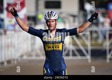 Der belgische Daan Soete feiert, dass er die Ziellinie überquert und beim Trek CX Cup Cyclocross am Freitag, den 08. Oktober 2021 in Waterloo, Wisconsin, USA, das Elite-Rennen der Männer gewinnt. BELGA FOTO DAVID STOCKMAN Stockfoto