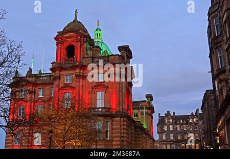 Die Hauptniederlassung der Bank of Scotland at Night, The Mound & Bank Street Skyline, Edinburgh, Lothians, Schottland, Großbritannien, EH1 1YZ Stockfoto