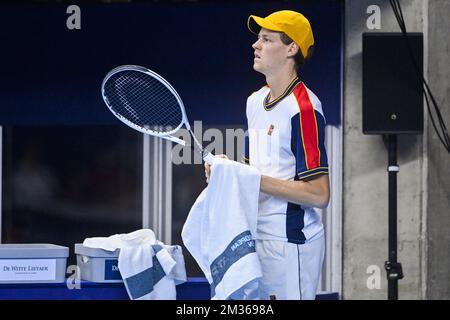 Italienischer Jannik-Sünder bei einem Einzelspiel zwischen italienischem Sünder und französischem Rinderknech, im Finale 1/4 des European Open Tennis ATP-Turniers in Antwerpen, Freitag, den 22. Oktober 2021. BELGA FOTO LAURIE DIEFFEMBACQ Stockfoto