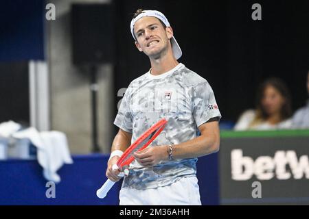 Diego Schwartzman aus Argentinien reagiert auf ein Einzelspiel zwischen Brooksby und Argentinian Schwartzman in den Halbfinalen des European Open Tennis ATP-Turniers am Samstag, den 23. Oktober 2021 in Antwerpen. BELGA FOTO LAURIE DIEFFEMBACQ Stockfoto