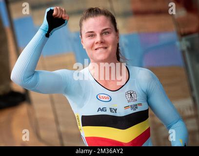 Die belgische Lotte Kopecky feiert nach dem Sieg des Women's Points Race bei der UCI-Leichtathletik-Weltmeisterschaft am Sonntag, den 24. Oktober 2021 in Roubaix, Frankreich. Die Weltmeisterschaften finden vom 20. Bis 24. Oktober 2021 statt. BELGA FOTO BENOIT DOPPPAGNE Stockfoto