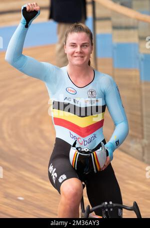 Die belgische Lotte Kopecky feiert nach dem Sieg des Women's Points Race bei der UCI-Leichtathletik-Weltmeisterschaft am Sonntag, den 24. Oktober 2021 in Roubaix, Frankreich. Die Weltmeisterschaften finden vom 20. Bis 24. Oktober 2021 statt. BELGA FOTO BENOIT DOPPPAGNE Stockfoto