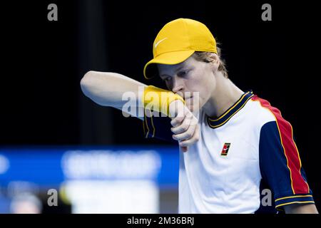 Italienischer Jannik-Sünder während eines Tennisspiels zwischen italienischem Sünder und argentinischem Schwartzman, dem Finale der Singles beim European Open Tennis ATP-Turnier, in Antwerpen, Sonntag, den 24. Oktober 2021. BELGA FOTO KRISTOF VAN ACCOM Stockfoto