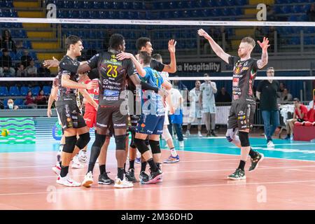 Civitanova Marche, Italien. 14.. Dezember 2022. Cucine Lube Civitanova während Cucine Lube Civitanova vs Tours VB, CEV Champions League Volleyballspiel in Civitanova Marche, Italien, Dezember 14 2022 Kredit: Independent Photo Agency/Alamy Live News Stockfoto