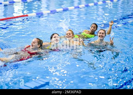 Turnerin Noemie Louon, Turnerin Fien Enghels, Turnerin Margaux Daveloose, belgische Turnerin Jutta Verkest und Turnerin Maellyse Brassart, die in einem Trainingslager des Belgischen Olympischen Komitees BOIC-COIB in Belek, Türkei, Sonntag, den 14. November 2021, fotografiert wurden. Die Bühne findet vom 13. Bis 27. November statt. BELGA FOTO LAURIE DIEFFEMBACQ Stockfoto