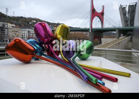 Abbildung zeigt einen Besuch des Guggenheim-Museums in Bilbao, Spanien, während eines offiziellen Besuchs des flämischen Ministerpräsidenten im Baskenland und in Barcelona am Sonntag, den 14. November 2021. BELGA FOTO NICOLAS MAETERLINCK Stockfoto