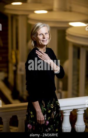 VUB-Rektorin Caroline Pauwels posiert für den Fotografen während einer Fotosession vor der Zeremonie für die Ehrengrade "Doctor Honoris Causa" der Universität VUB (Vrije Universiteit Brussel) am Mittwoch, den 17. November 2021 in Brüssel. BELGA FOTO HATIM KAGHAT Stockfoto