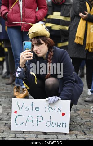 Die Abbildung zeigt eine groß angelegte Mobilisierung „Change the Cap! Stimmen Sie für diese GAP ab!" Mehrere belgische und europäische Verbände aus der Landwirtschaft und anderen Sektoren, die sich vor dem Europäischen Parlament am Freitag, den 19. November 2021, auf die wirklichen Herausforderungen der nächsten GAP, der Gemeinsamen Agrarpolitik, konzentrieren. BELGA FOTO ERIC LALMAND Stockfoto