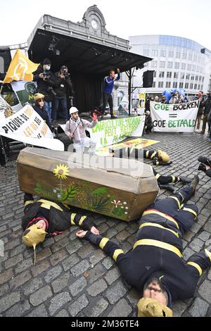 Die Abbildung zeigt eine groß angelegte Mobilisierung „Change the Cap! Stimmen Sie für diese GAP ab!" Mehrere belgische und europäische Verbände aus der Landwirtschaft und anderen Sektoren, die sich vor dem Europäischen Parlament am Freitag, den 19. November 2021, auf die wirklichen Herausforderungen der nächsten GAP, der Gemeinsamen Agrarpolitik, konzentrieren. BELGA FOTO ERIC LALMAND Stockfoto