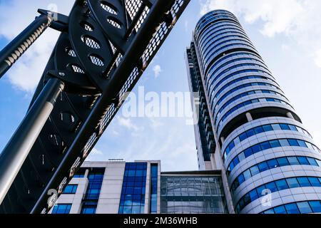 Bridgewater Place, auch als „Dalek“ bezeichnet, ist ein Hochhaus für Büros und Wohnungen in Leeds, West Yorkshire, England. Es war das zweithöchste Gebäude Stockfoto