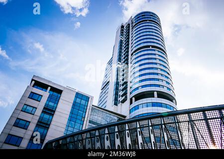 Bridgewater Place, auch als „Dalek“ bezeichnet, ist ein Hochhaus für Büros und Wohnungen in Leeds, West Yorkshire, England. Es war das zweithöchste Gebäude Stockfoto