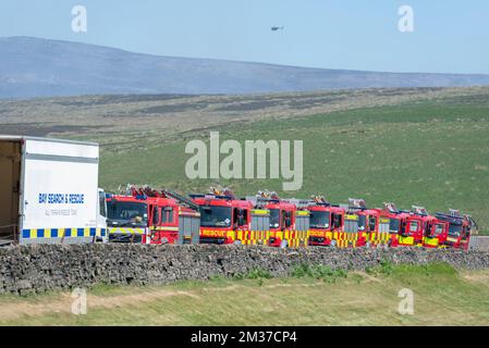 28. Juni 2018, Saddleworth Moor Greater Manchester. Moorlandbrände, die von der Feuerwehr bekämpft werden, wobei die Armee eingezogen wird, um zu helfen Stockfoto