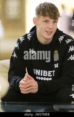 Nauris Petkevicius von Charleroi wurde am Montag, den 10. Januar 2022, während eines Trainings im Wintertrainingslager der belgischen Fußballmannschaft Sporting Charleroi in Antalya, Türkei, fotografiert. BELGA FOTO NICOLAS LAMBERT Stockfoto