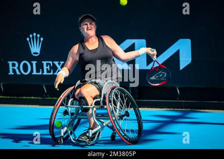 Dutch Aniek Van Koot (WTA 3) in Aktion während eines Rollstuhl-Tennisspiels zwischen dem südafrikanischen Montjane und Dutch Van Koot beim „Australian Open“ Grand Slam Tennis Turnier, Dienstag, den 25. Januar 2022 in Melbourne, Australien. Die 2022. Ausgabe des Australian Grand Slam findet vom 17.. Januar bis 30.. Januar statt. BELGA FOTO PATRICK HAMILTON Stockfoto