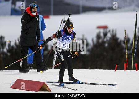 Die belgische Biathletin Lotte ist während des Biathlon-Rennens der Frauen 15km im National Biathlon Center in Zhangjiakou bei den Olympischen Winterspielen 2022 in Peking, China, am Montag, den 07. Februar 2022 in Aktion dargestellt. Die Olympischen Winterspiele finden vom 4. Februar bis zum 20. Februar 2022 statt. BELGA FOTO LAURIE DIEFFEMBACQ Stockfoto