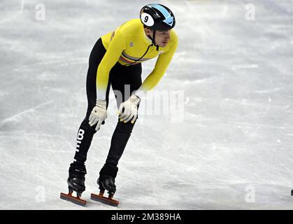 Die belgische Kurzstreckenläuferin Stijn Desmet reagiert nach den Qualifizierungen der Männer-Kurzstreckenläuferin 500m bei den Olympischen Winterspielen 2022 in Peking, China, Freitag, den 11. Februar 2022. Die Olympischen Winterspiele finden vom 4. Februar bis zum 20. Februar 2022 statt. BELGA FOTO LAURIE DIEFFEMBACQ Stockfoto