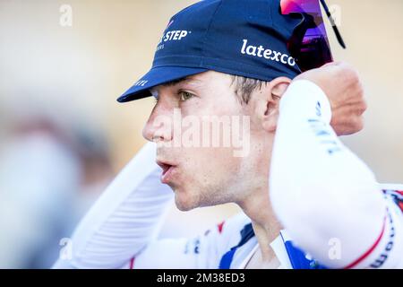 Belgisches Remco Evenepoel von Quick-Step Alpha Vinyl, abgebildet nach der vierten Etappe des Radrennen Volta Ao Algarve, einem individuellen Zeitversuch von Vila Real de Santo Antonio nach Tavira (32,2km), in Portugal, Samstag, 19. Februar 2022. Die Tour durch die Algarve findet von 16 bis 20 Ferbuary im Süden Portugals statt. BELGA FOTO FILIPE FARINHA Stockfoto