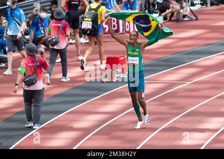 03. August 2021: ESE Brume aus Nigeria feiert den Gewinn der Bronzemedaille im WomenÕs Long Jump Final während des Athletics Wettbewerbs im Olympiastadion in Tokio, Japan. Daniel Lea/CSM} Stockfoto