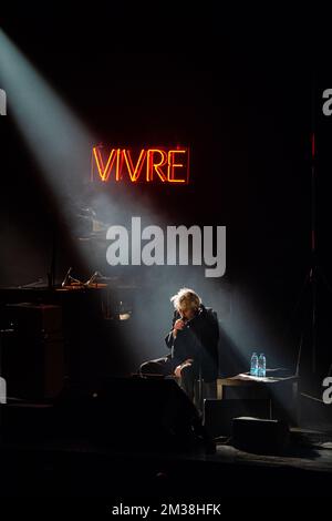 Der belgische Sänger Arno Hintjens tritt am Freitag, den 25. Februar 2022, im Konzertsaal Kursaal in Oostende auf. Arno (Arnold Hintjens) tritt in einer Reihe belgischer Konzerte in der Stadt Oostende auf, in der er geboren wurde. 2019 gab Arno bekannt, dass bei ihm Pankreaskrebs diagnostiziert wurde. Seitdem ist er in Behandlung und musste frühere Konzerttouren verschieben. BELGA FOTO JONAS ROOSENS Stockfoto