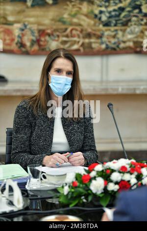 Außenministerin Sophie Wilmes zeigte sich auf einem bilateralen Treffen in Warschau (Polen) über die humanitäre Notlage mit ukrainischen Flüchtlingen, die seit der Invasion der Ukraine durch Russland am Dienstag, den 08. März 2022 aufgestiegen sind. BELGA FOTOPOOL VLAD VANDERKELEN Stockfoto