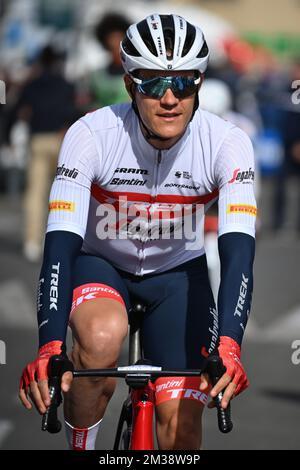 Belgischer Jasper Stuyven von Trek-Segafredo zu Beginn der fünften Etappe 80. des Radrennen Paris-Nizza, von Saint-Just-Saint-Rambert bis Saint-Sauveur-de-Montagut (188,8 km), in Frankreich, Donnerstag, 10. März 2022. BELGA FOTO DAVID STOCKMAN Stockfoto