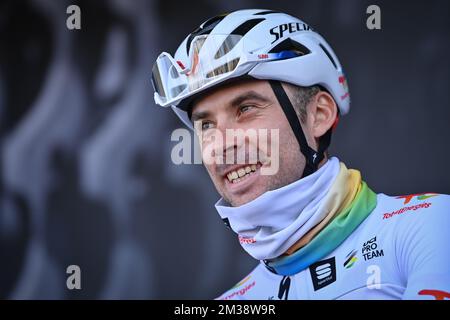 Französischer Pierre Latour von Total Direct Energie zu Beginn der fünften Etappe 80. des Radrennen Paris-Nizza, von Saint-Just-Saint-Rambert bis Saint-Sauveur-de-Montagut (188,8 km), in Frankreich, Donnerstag, den 10. März 2022. BELGA FOTO DAVID STOCKMAN Stockfoto